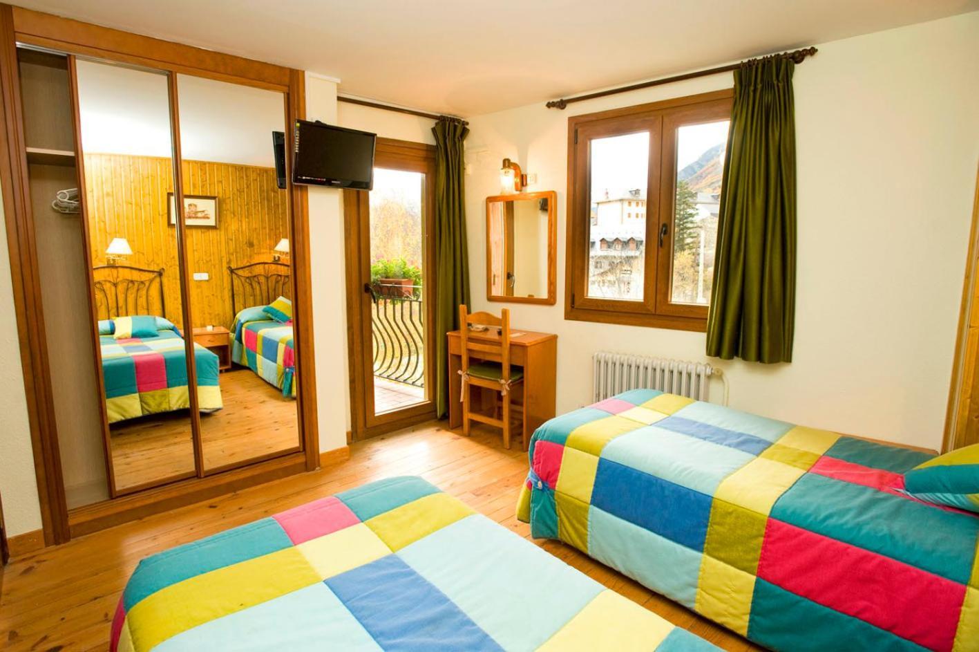 Hotel Llibrada Benasque Extérieur photo